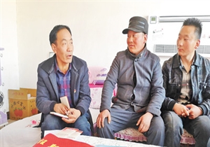 党旗在基层一线高高飘扬 | …